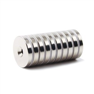 Neodüümikettaga süvistatud aukudega magnetid